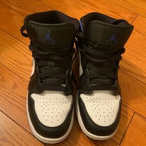 Boys grade school jordans size 7